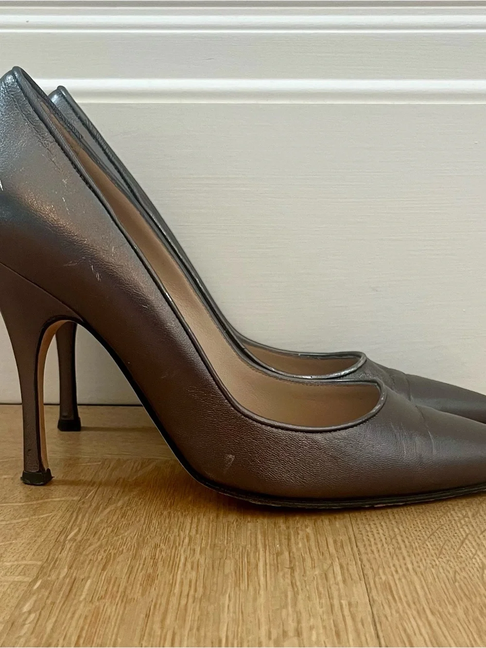 Manolo Blahnik Metallic Gray Pointed-Toe Stiletto Heels Size US 6.5/EU 36.5
